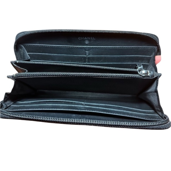 Authentic CHANEL Black Caviar Leather Zippy Wallet - Picture 11 of 13